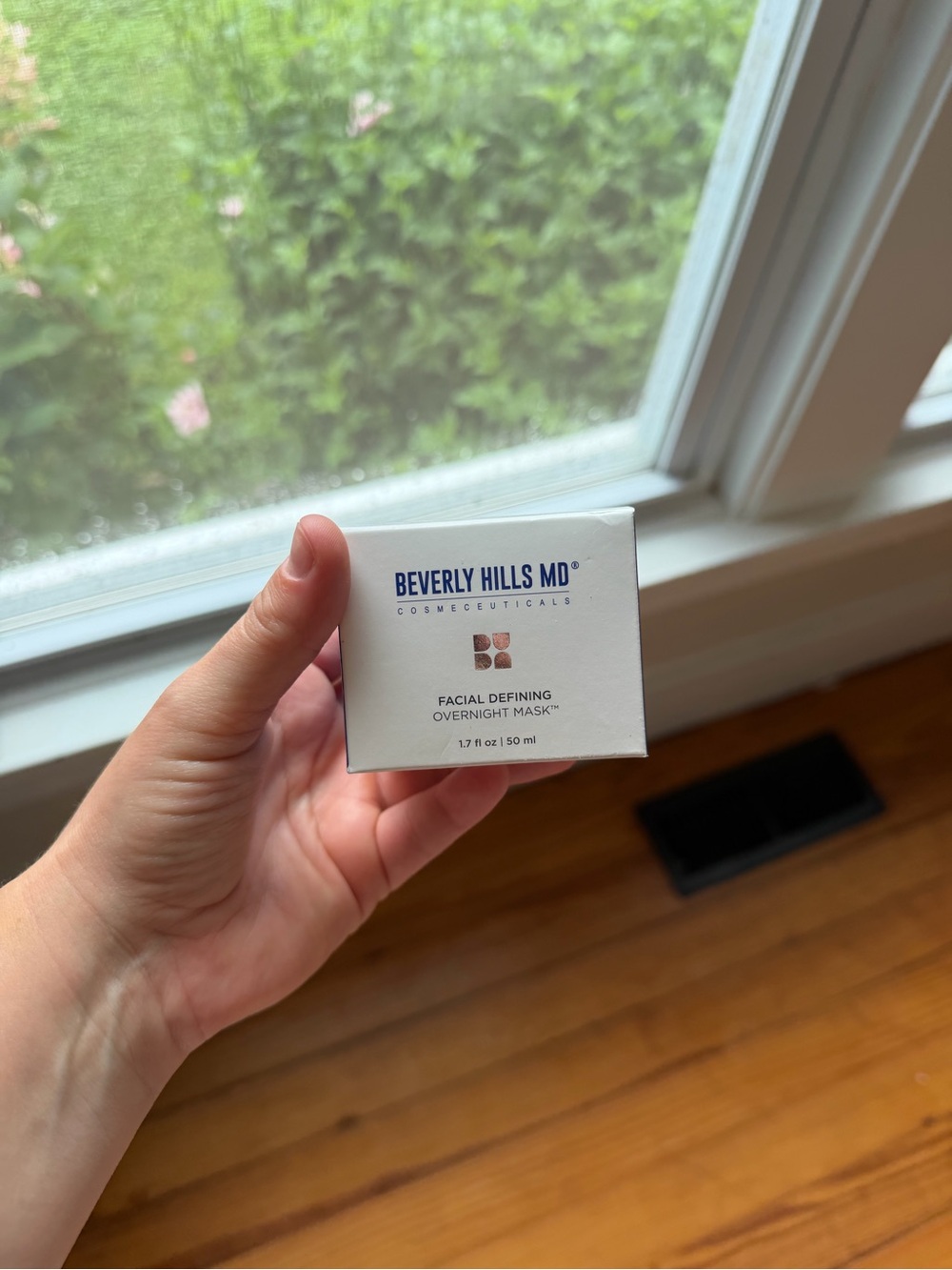 Beverly Hills MD Facial Defining Overnight Mask - White